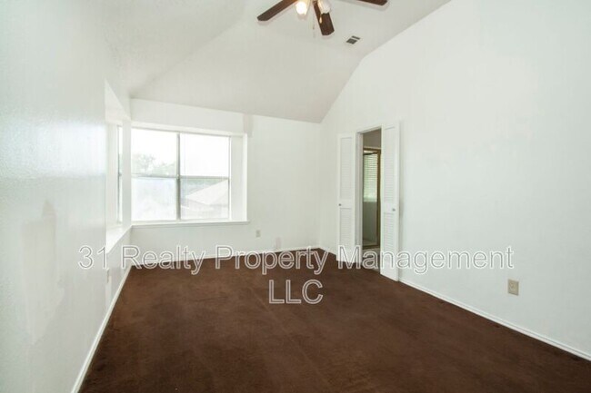 Building Photo - 436 Chestnut Ln