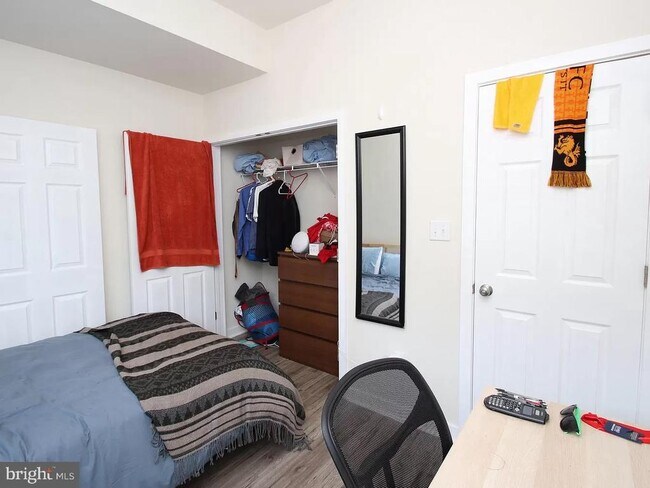 Building Photo - 1515 N Bouvier St