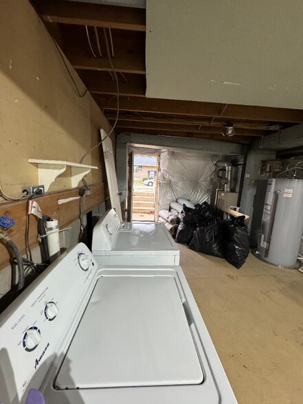 Building Photo - 3405 Glen Ave