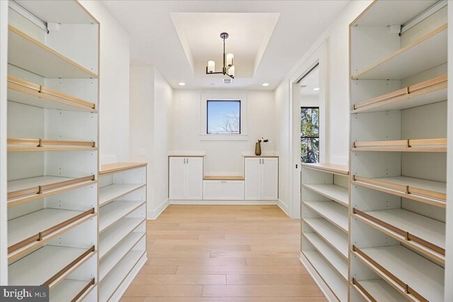 Building Photo - 4428 Albemarle St NW