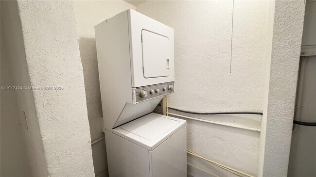 Building Photo - 1176 NW 48th St