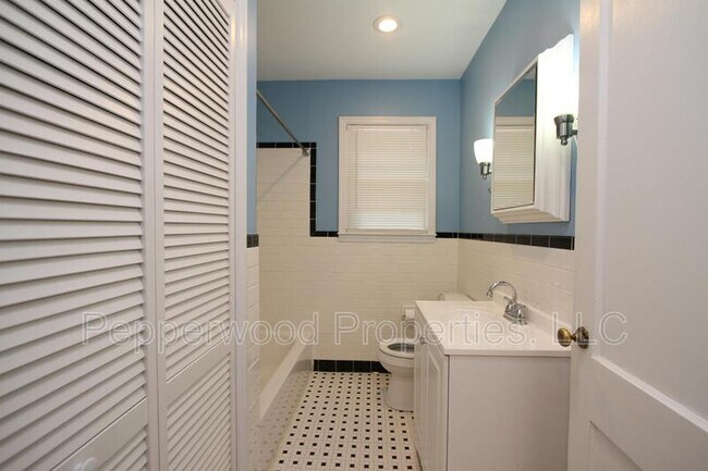 Building Photo - 111 Timothy St