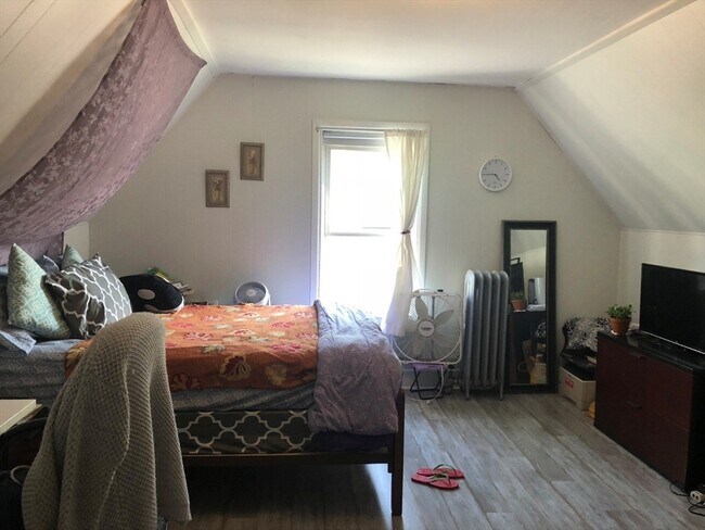 Building Photo - 345 Savin Hill Ave