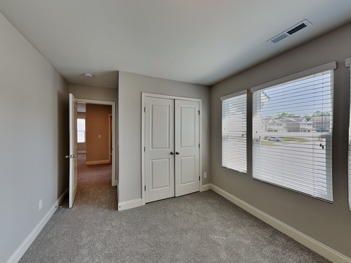Building Photo - 3200 Emerald Ridge Ct