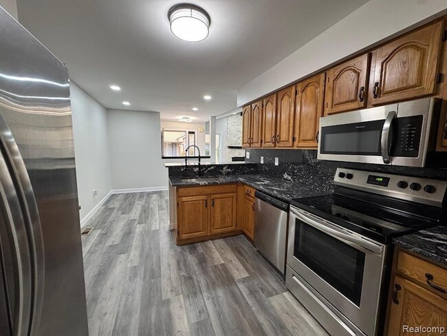 Building Photo - 2343 Heritage Pointe Dr