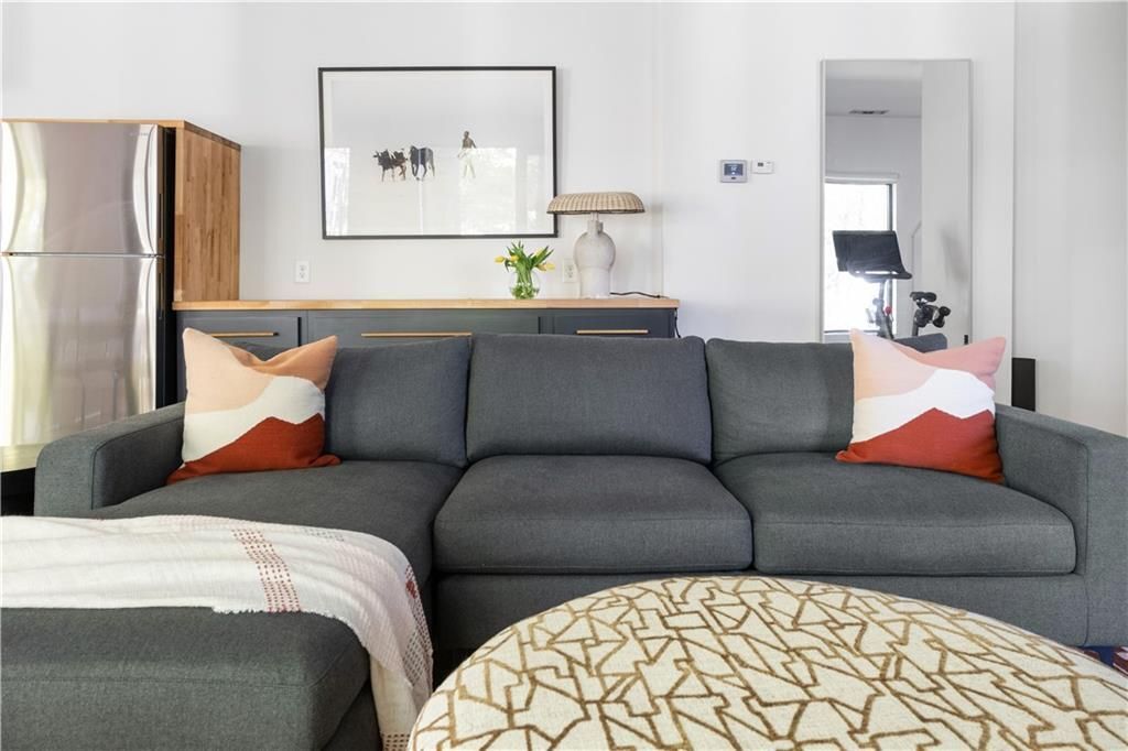 Building Photo - 515 Claire Dr NE