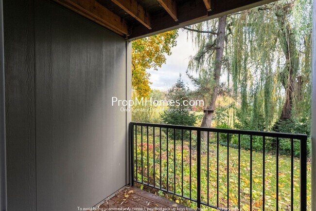 Building Photo - Updated Condo in Westlake Village – Privat...