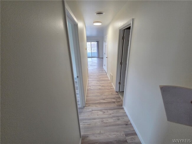 Building Photo - 255 Portage Rd