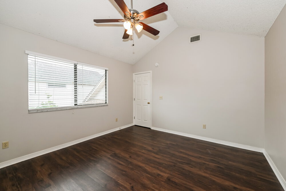 Building Photo - 2919 Lantana Lakes Dr W