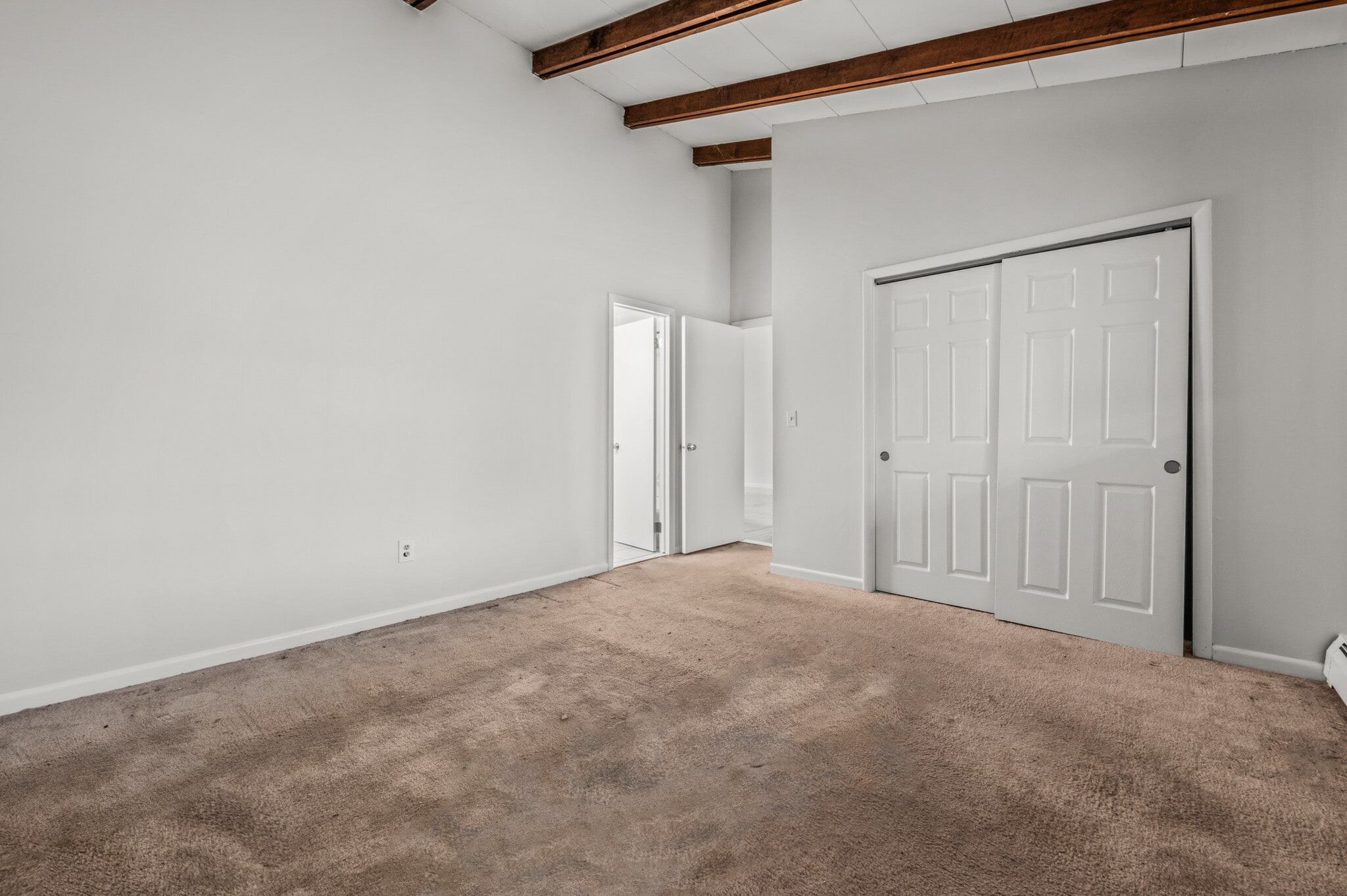 Building Photo - 343 Oakland St