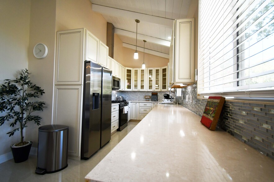 Building Photo - 3514 Pansy Dr
