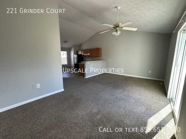 Building Photo - 221 Grinder Ct