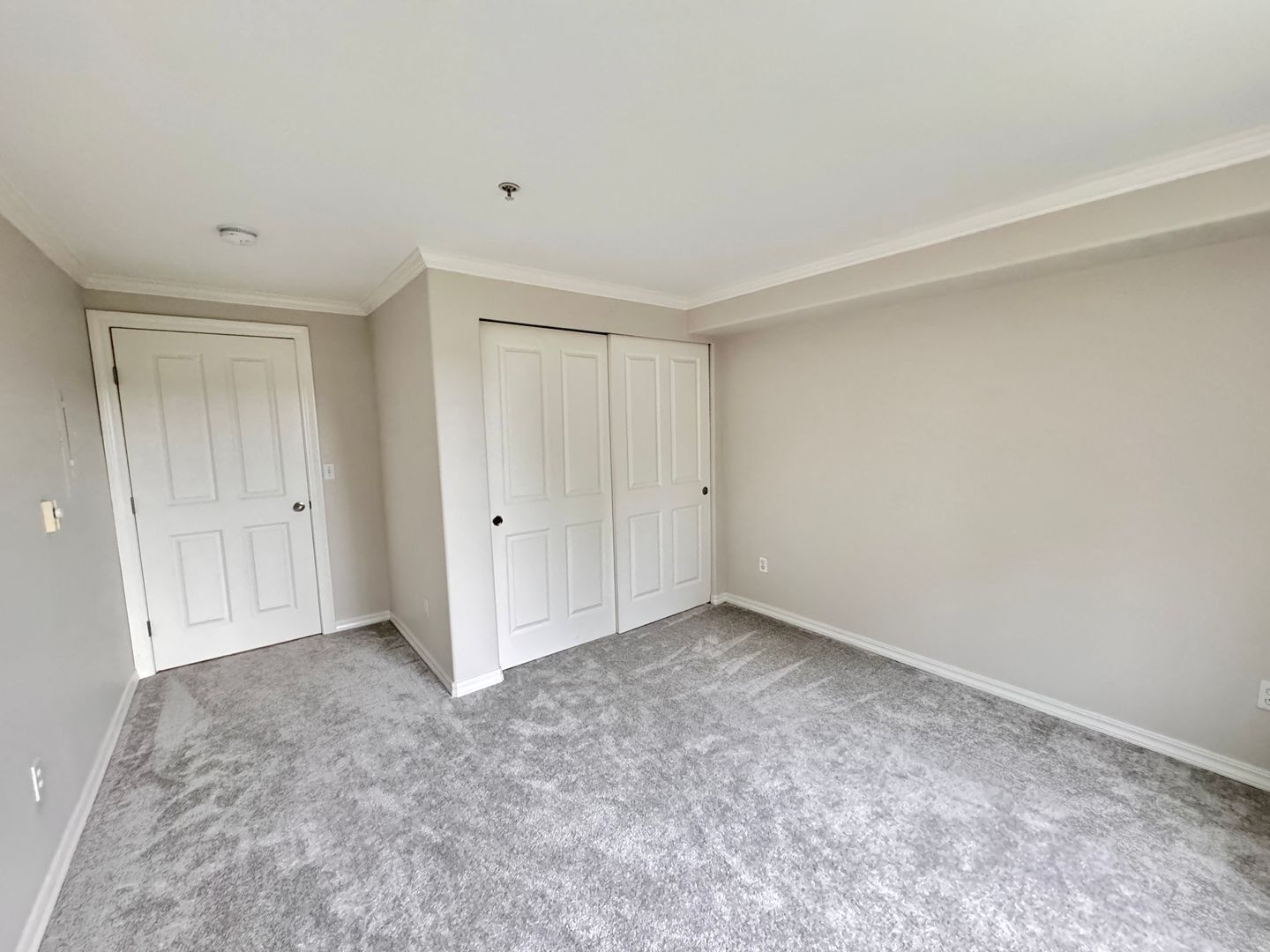 Building Photo - Monroe Condo!!!!