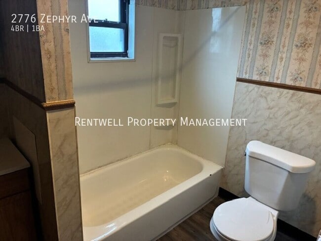 Building Photo - 2776 Zephyr Ave