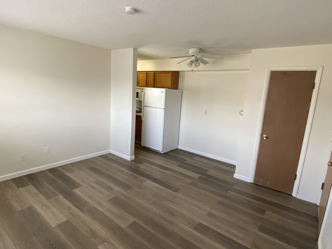 Living Room/Hall Kitchen - Oakcrest