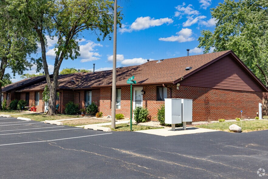 Burbank Manor Apartments 97 Pinehurst Ct Burbank IL 60459 Apartment