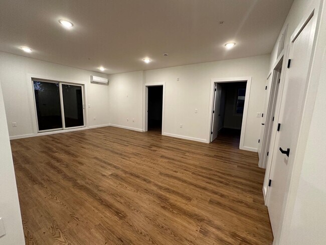 Building Photo - 224 Garfield Ave