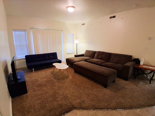 Building Photo - 416 N Seven Peaks Blvd