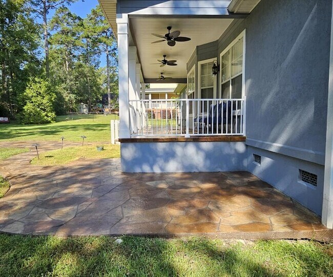 Building Photo - 366 Bellingham Dr