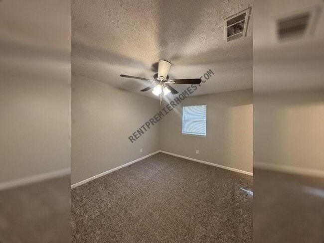 Building Photo - 2221 Dorchester Dr