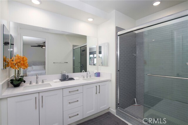 Building Photo - 1523 Doheny Way