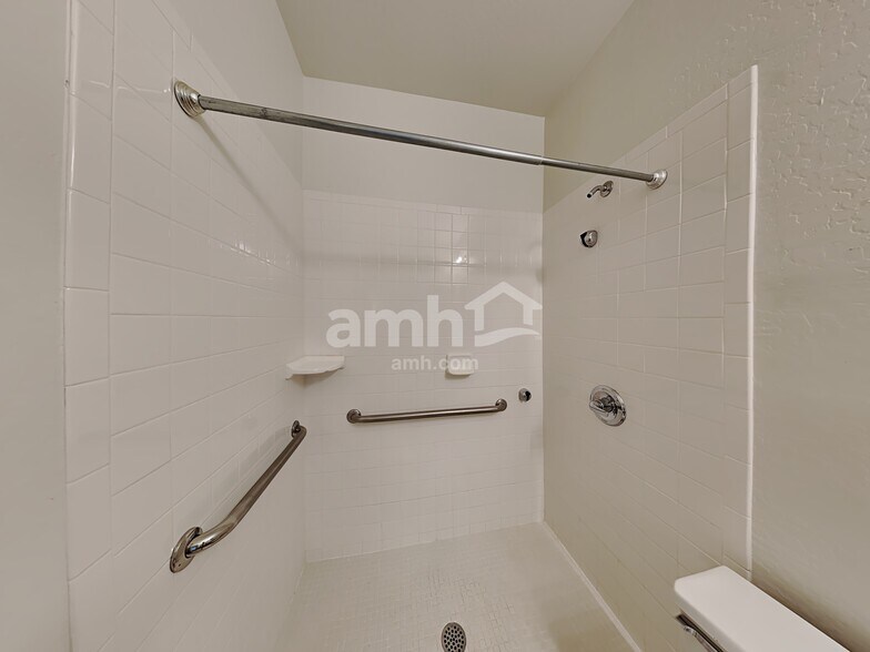 Building Photo - 6829 W Yearling Rd