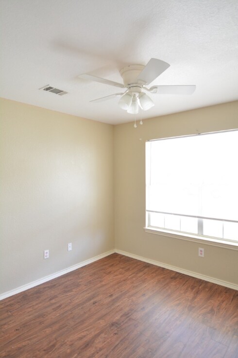 Building Photo - 2712 Greenbriar Ct