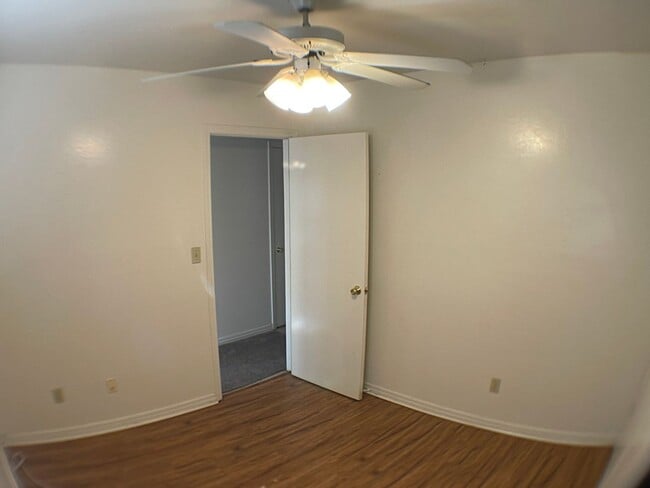 Building Photo - Delightful 2 bedroom 1 bathroom home in Sunnsyside!