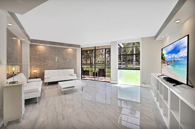 Building Photo - 3101 N Country Club Dr