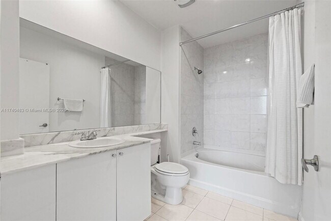 Building Photo - 2775 NE 187th St