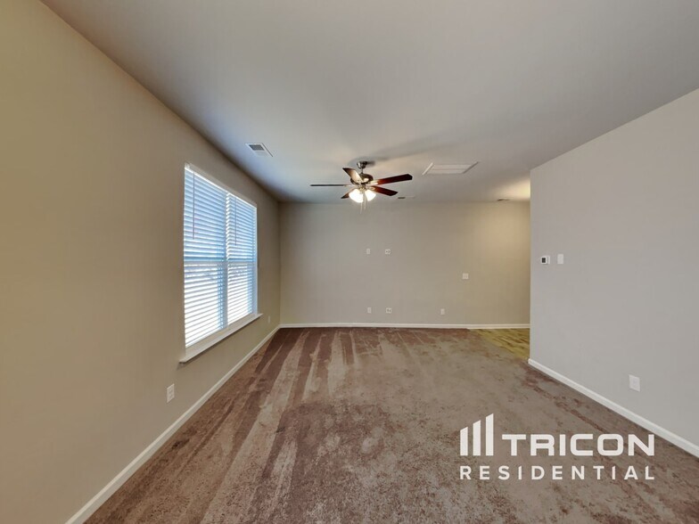 Building Photo - 2900 Dallas Ct
