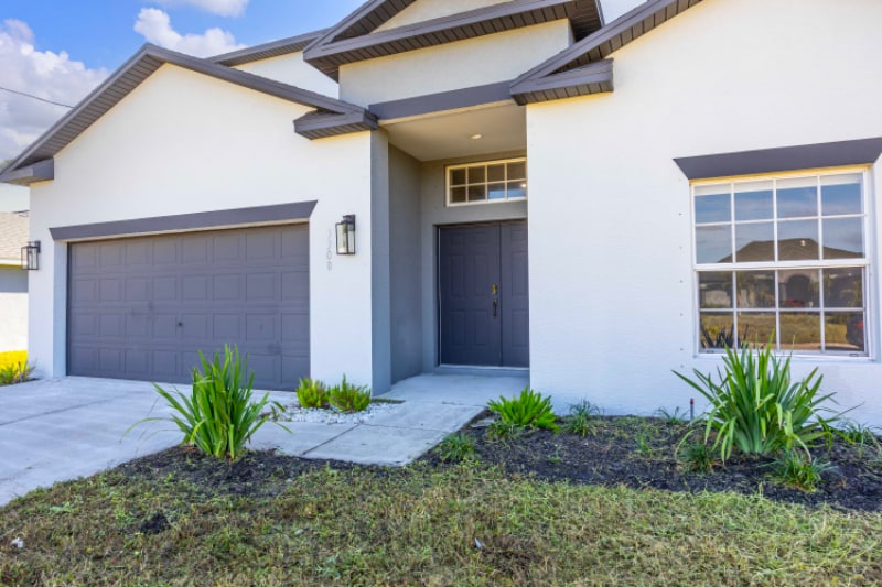 Building Photo - 3300 NW 15th Ln