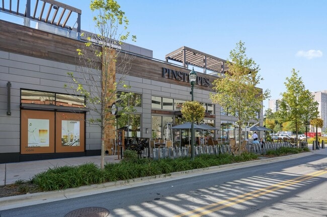 Building Photo - Luxury 2BD/2BA in The Gallery - Across from PIKE & ROSE + White Flint Metro