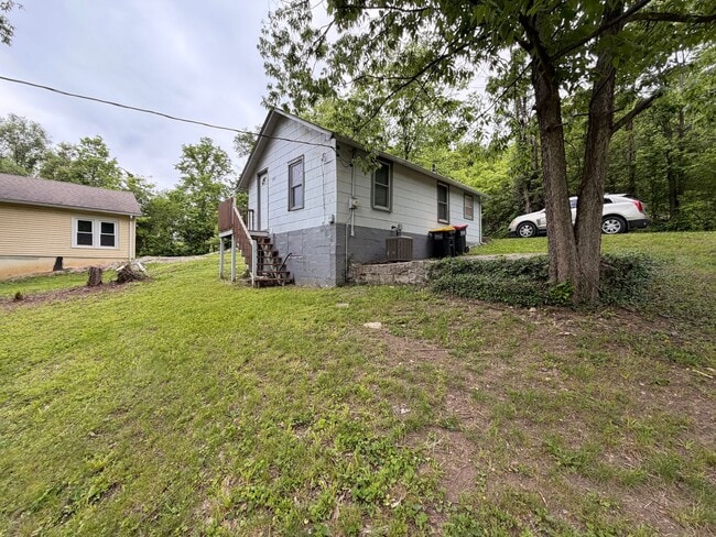 Building Photo - 714 Hazel St