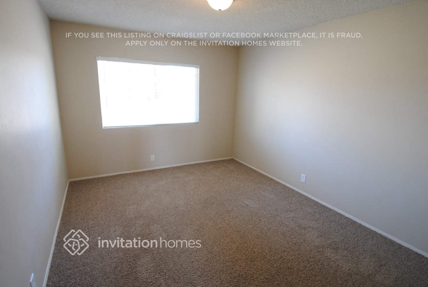 Building Photo - 615 N Sycamore Ave