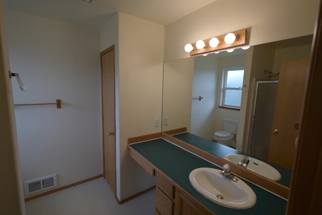 Building Photo - 3 bed 2 bath near Carrie Blake Park, in Sequim