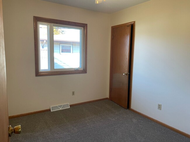 Building Photo - Two Bedroom Apartment in Rochester MN