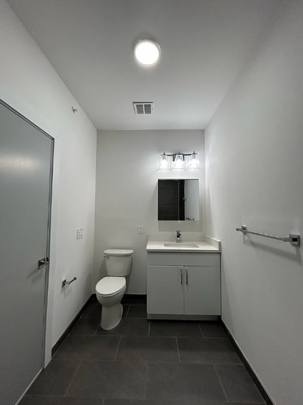 Building Photo - 1127 Stuyvesant Ave.