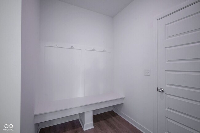 Building Photo - 9085 Summerton St