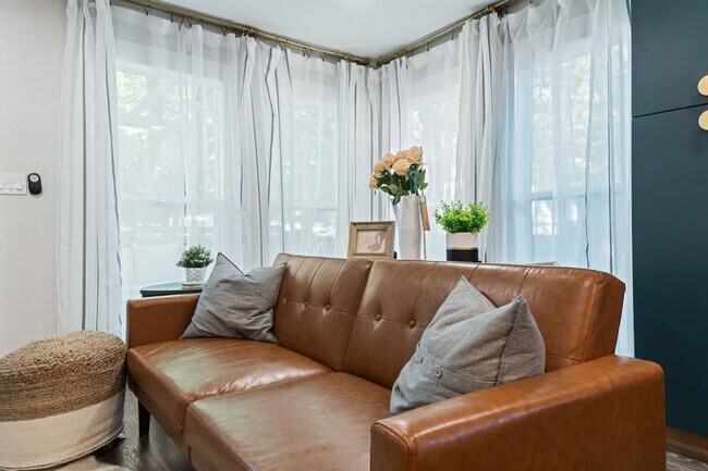 Building Photo - 1419 Fairview Ave