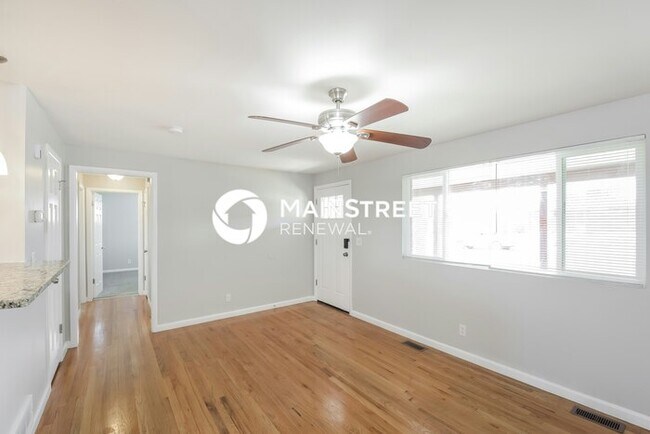 Building Photo - 4 Bedroom Pet-Friendly Home in DENVER, CO ...