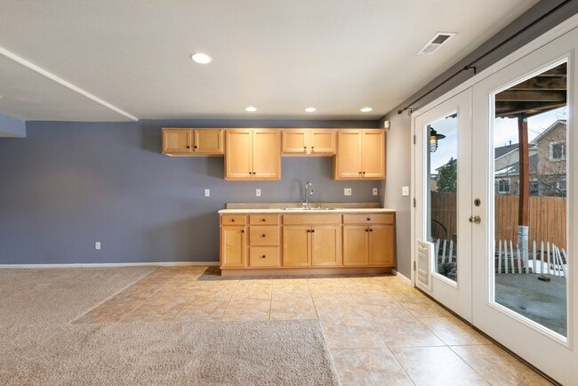 Building Photo - Unparalleled Single-Level Living with Breathtaking Views in D20!