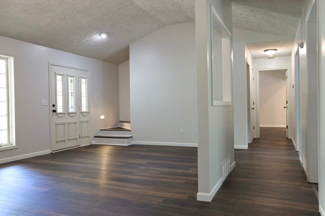 Building Photo - 17051 Lemming Ln
