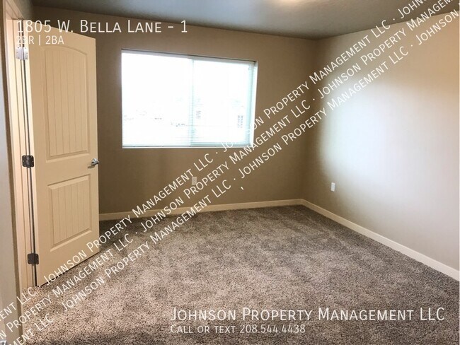 Building Photo - 1805 W Bella Ln