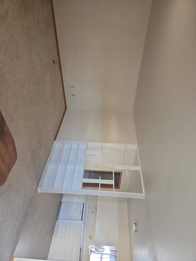 Building Photo - 502 Yale Pl