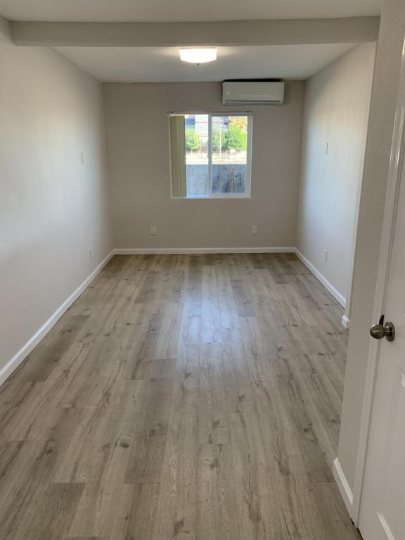 Building Photo - 13942 Iowa St