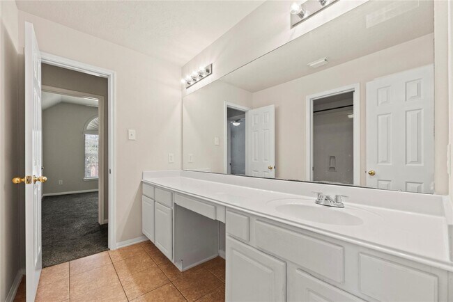 Building Photo - 6411 Briar Moss Ln