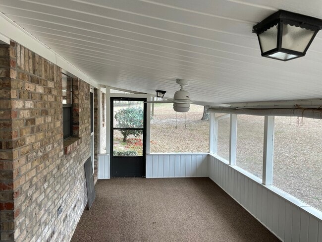 Building Photo - 430 Co Rd 445