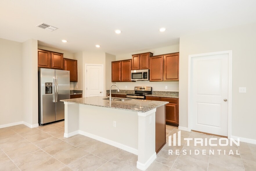 Building Photo - 12737 Lemon Pepper Dr