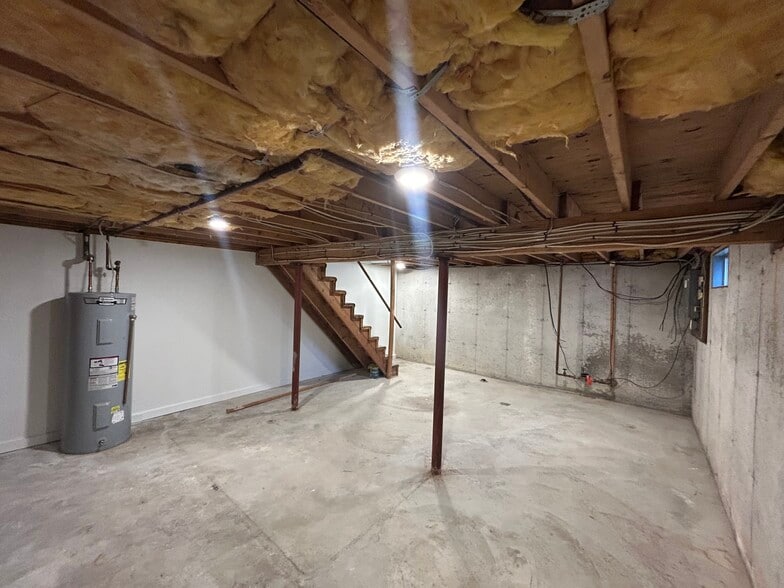 Building Photo - 52 Price St